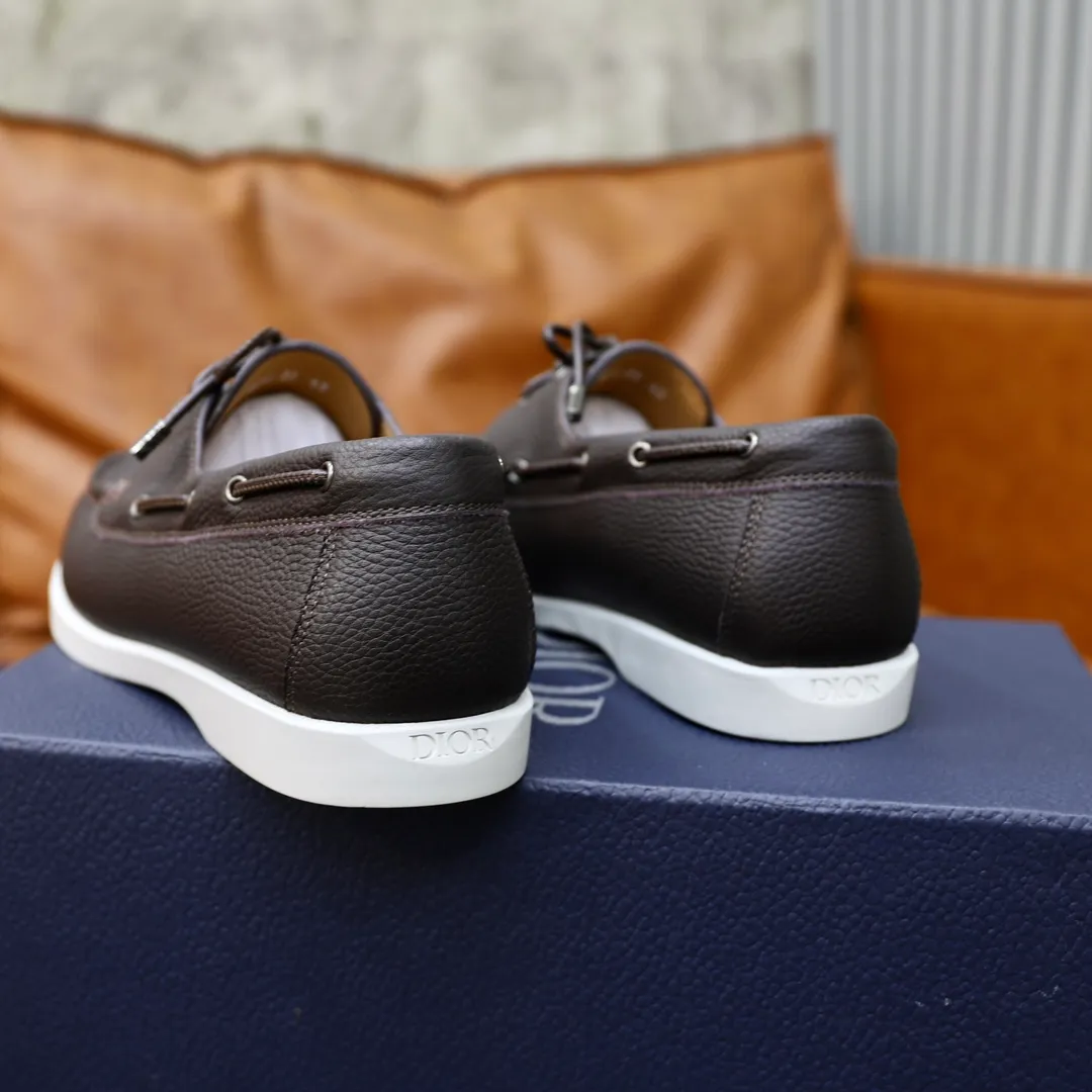 Ex-factory price: 540🙅‍♂️🙅‍♂️🙅‍♂️ Brand: Dior DIOR Standard code: Men's code 38/44 (45 can be customized) Grade: Same as the official website Material: Original cowhide stitching, cowhide lining, original TPU wear-resistant soft outsole Style categories: Leisure and sports version, footwear for driving, young fashion, European and American trends, British style Color: actual picture color
